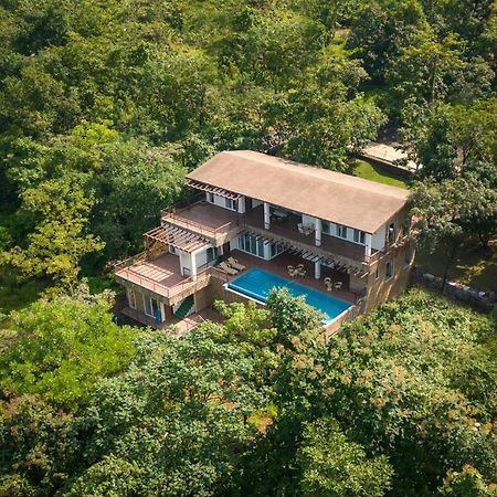 Eden Glade - Khopoli - Mountain-View Villa With Private Pool, Spacious Decks & Indoor Activities Kültér fotó