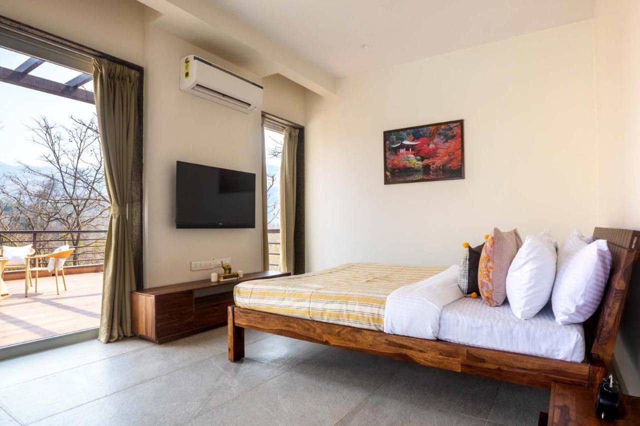 Eden Glade - Khopoli - Mountain-View Villa With Private Pool, Spacious Decks & Indoor Activities Kültér fotó