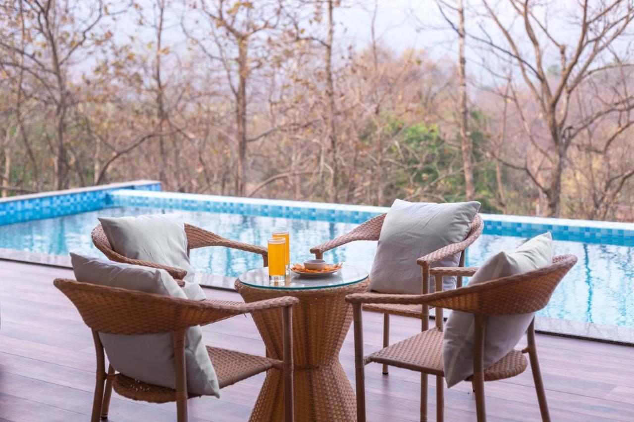 Eden Glade - Khopoli - Mountain-View Villa With Private Pool, Spacious Decks & Indoor Activities Kültér fotó